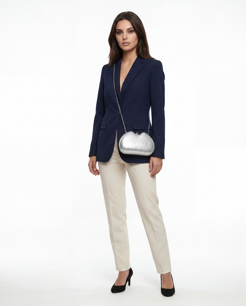 KAJA – elegantna večernja clutch torbica s teksturom
