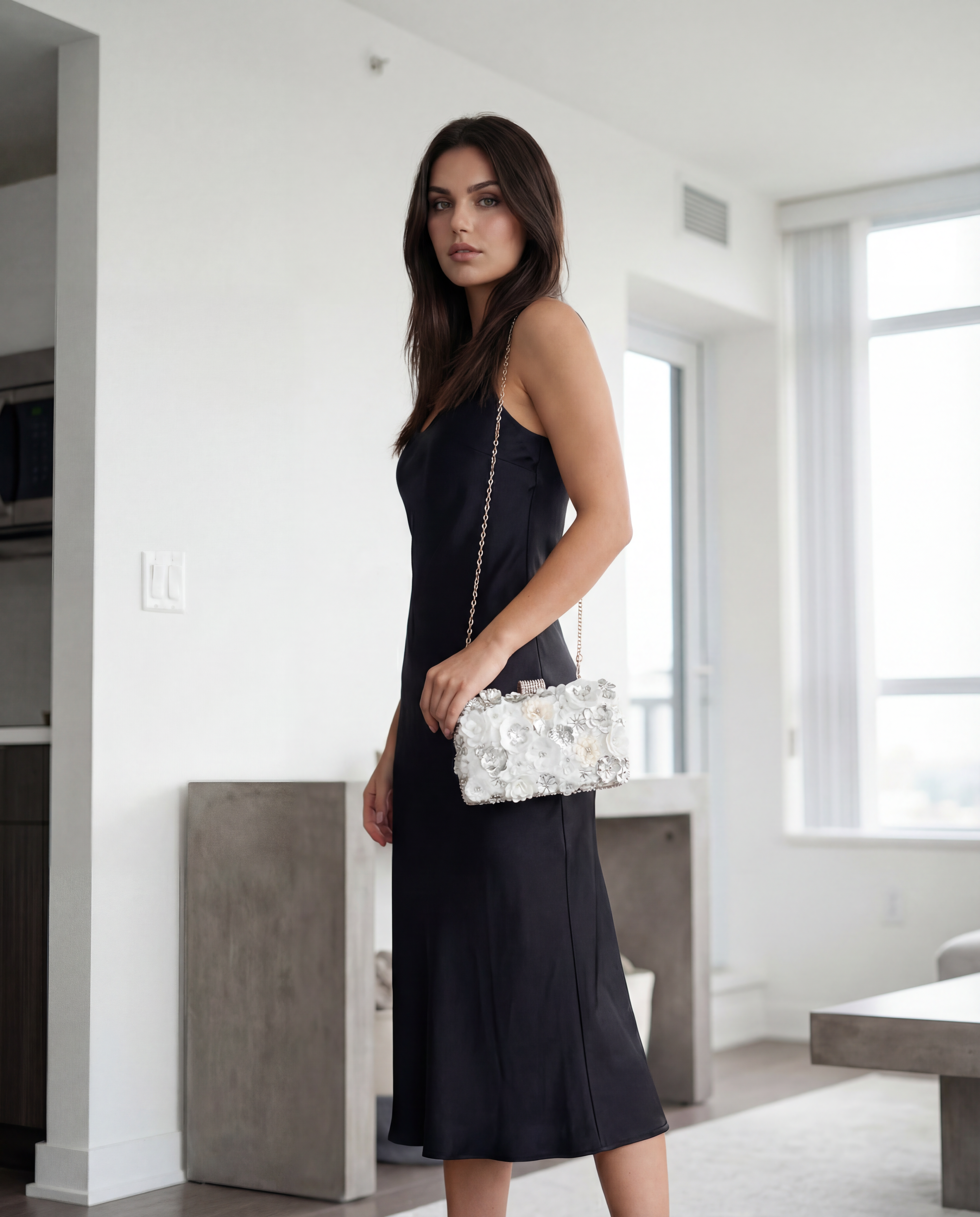SARA – elegantna torbica s preklopom za večernje i dnevne kombinacije