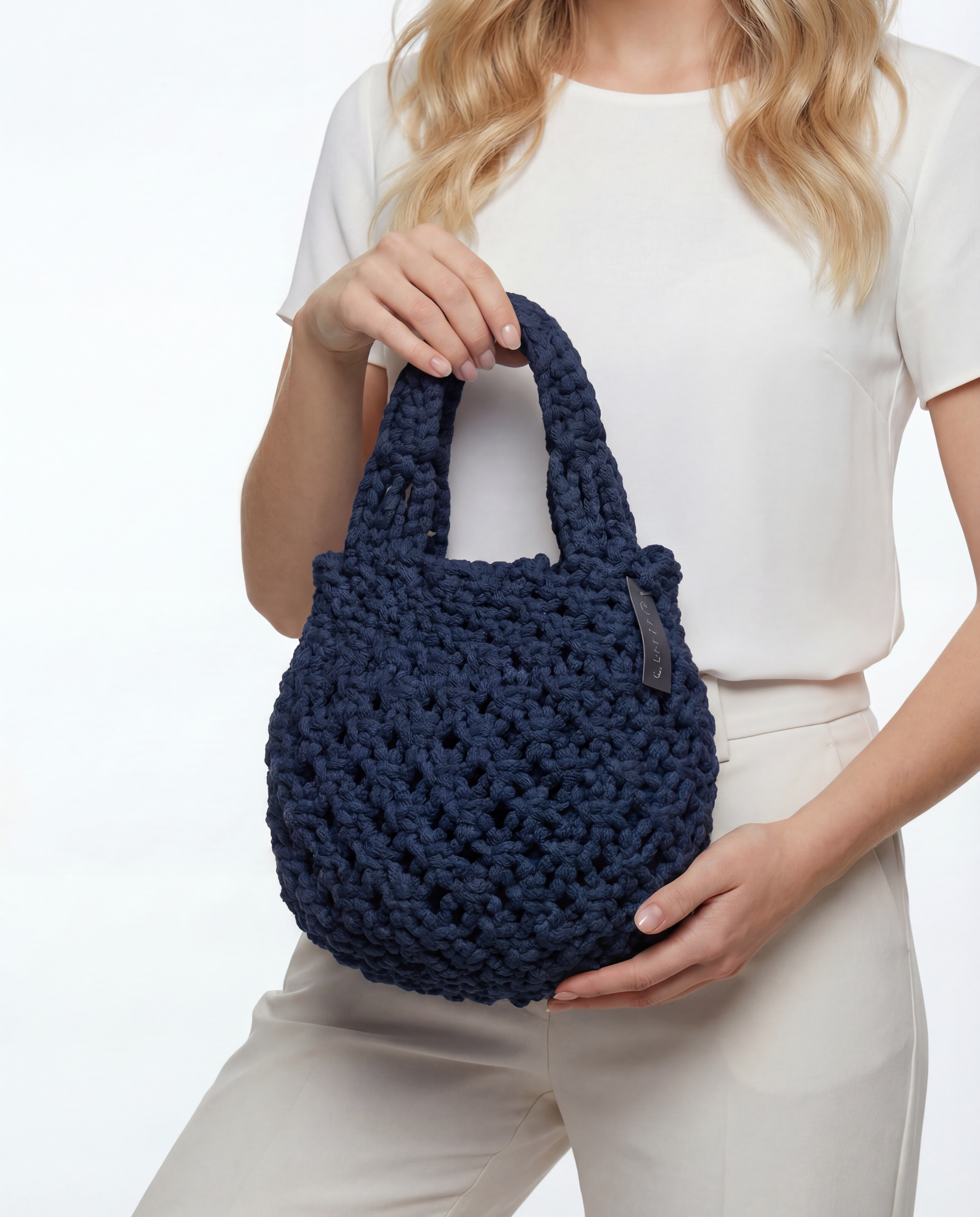 ANA – okrugla pletena torbica za svaki dan